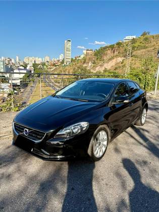 VOLVO V40 1.5 T3 KINETIC GASOLINA 4P AUTOMÁTICO VOLVO V40 1.5 T3 KINETIC GASOLINA 4P AUTOMÁTICO